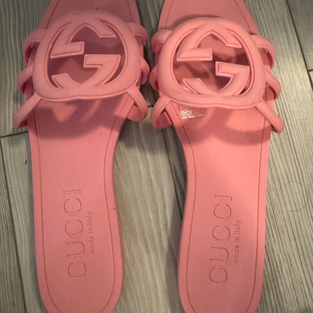 Gucci Women's Sandals in Soft Pink only worn once